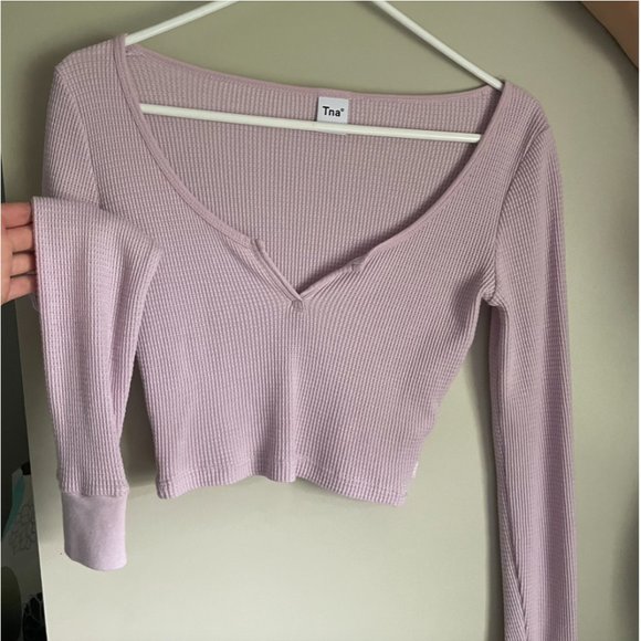 *FUSCHIA* Aritzia - TNA Waffle Scoop-neck Notch Long-sleeve - Picture 4 of 6